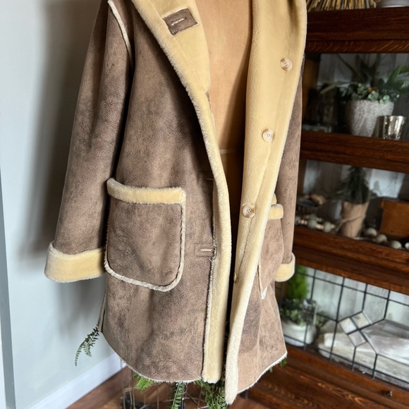 dennis basso Jackets & Blazers - Dennis Basso super warm fluffy inside women’s winter coat